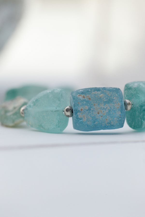 Bracelets en pierre naturelle : l'harmonie à votre poignet